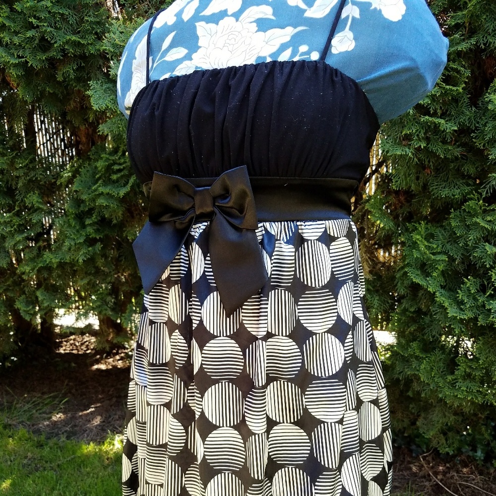 Circle pattern, knee length bubble dress